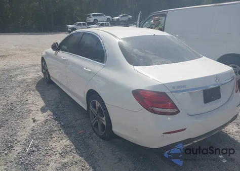 2018 Mercedes-Benz E 300 z USA, uszkodzony, nr VIN WDDZF4JB2JA396981